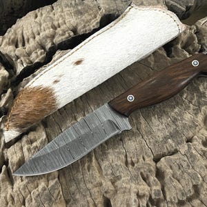 Handmade Damascus Skinner Knife: Rose Wood Handle, Hunting Bushcraft with Sheath