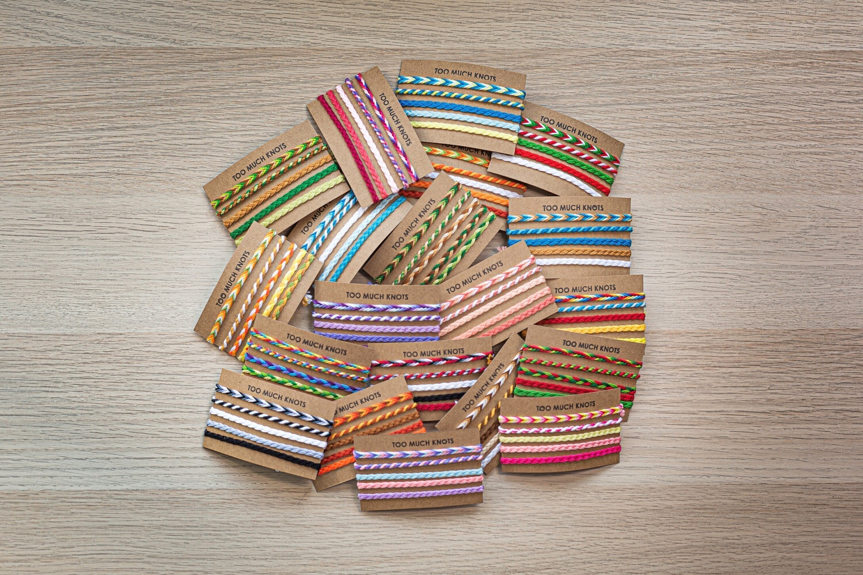 Lot 6 Bracelets Tissés Colorés – Soleil, Cœur, Arc-en-ciel, étoiles, Nuage, Marguerite – 7 Cm – Alliage – Cadeau