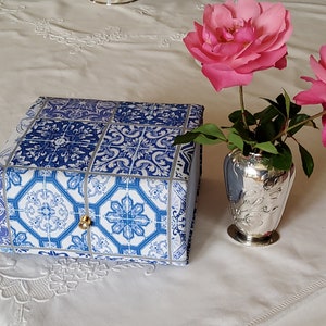 Coffret à bijoux décoratif recouvert de tissu,