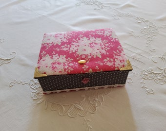 Decorative cardboard storage box for your glasses, jewelry, keys, creams, remote controls... covered in red and gray cotton with flowers