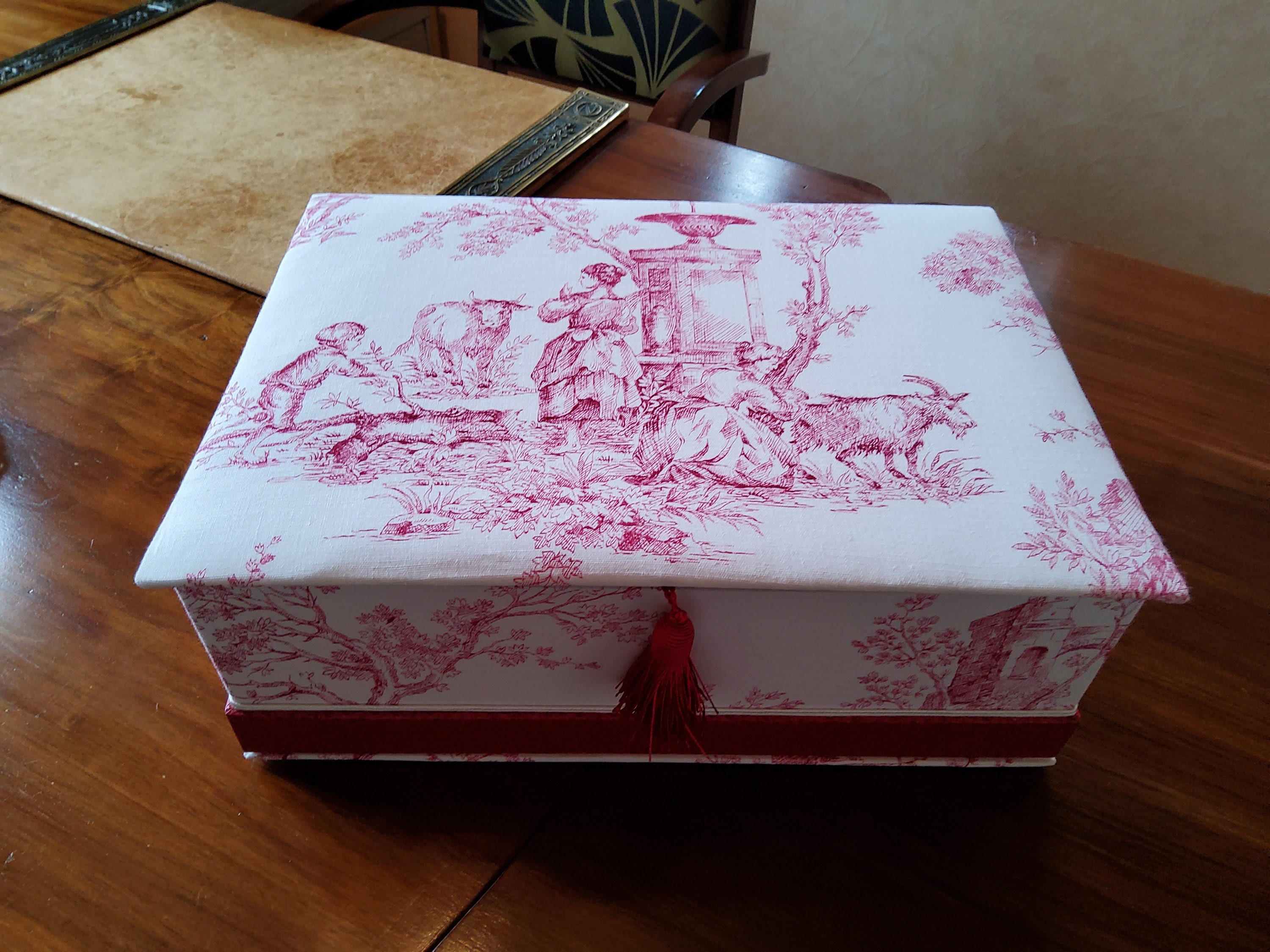 Boite Boudoir en Cartonnage Pour Ranger Foulards, Bijoux, Télécommande, Couture Recouverte de Toile 