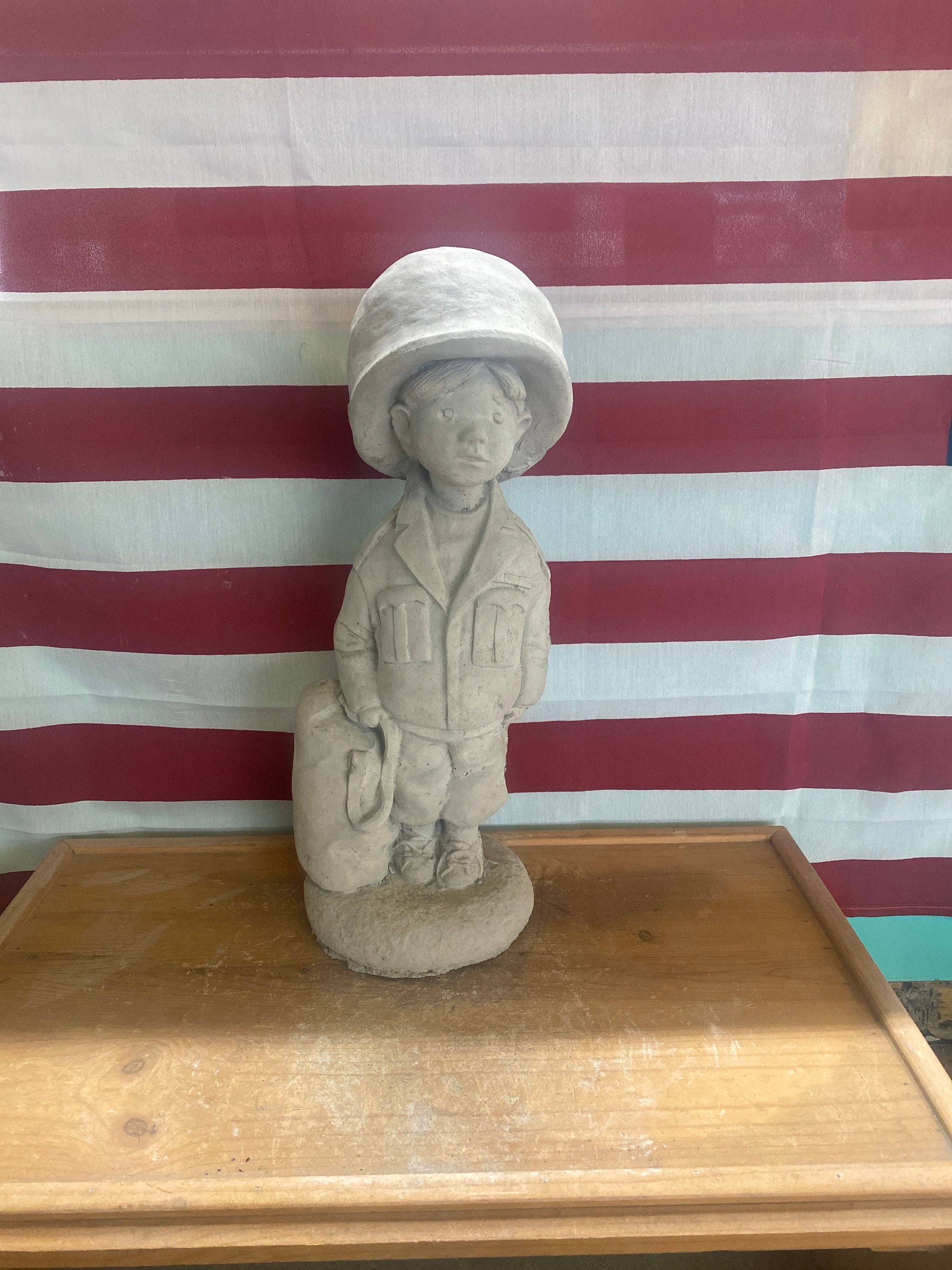 Soldier boy Concrete statue