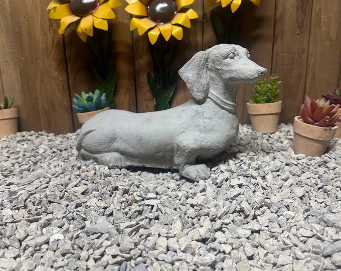 12” dachshund/ wiener dog concrete statue