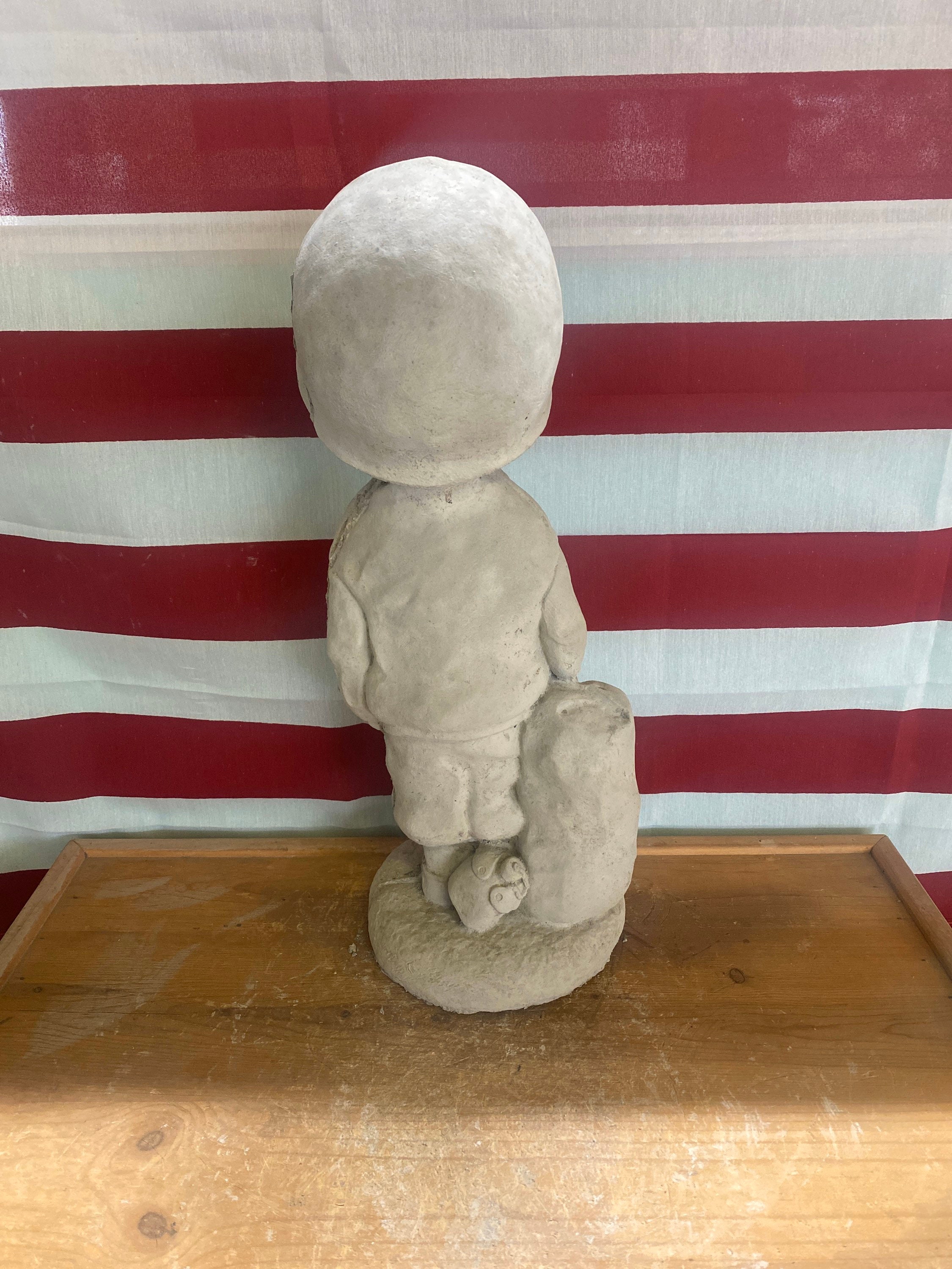Soldier boy Concrete statue