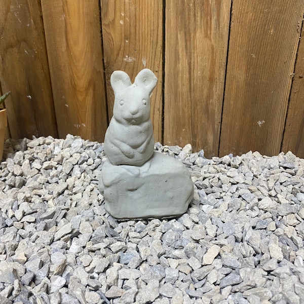 Small mouse on cheese wedge, concrete statue home decor indoor/ outdoor statue free shipping