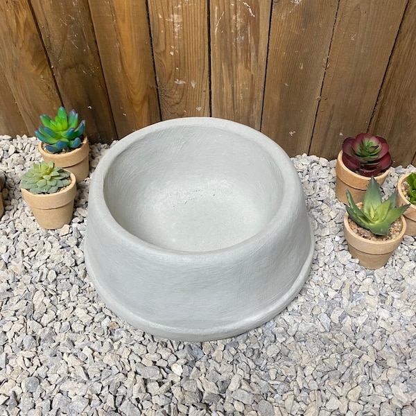 Dog / animal food or water bowl, 17lbs Concrete bowl
