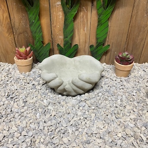 Hands concrete planter / bird feeder