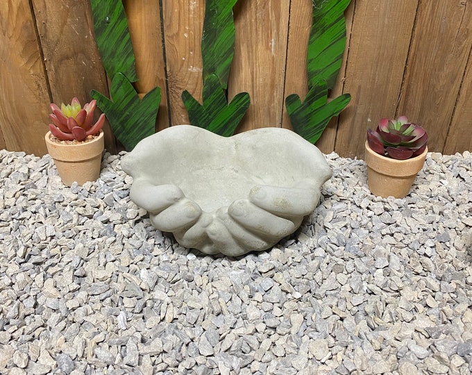 Hands concrete planter / bird feeder