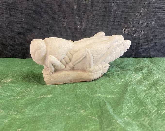Grasshopper concrete garden statue decor