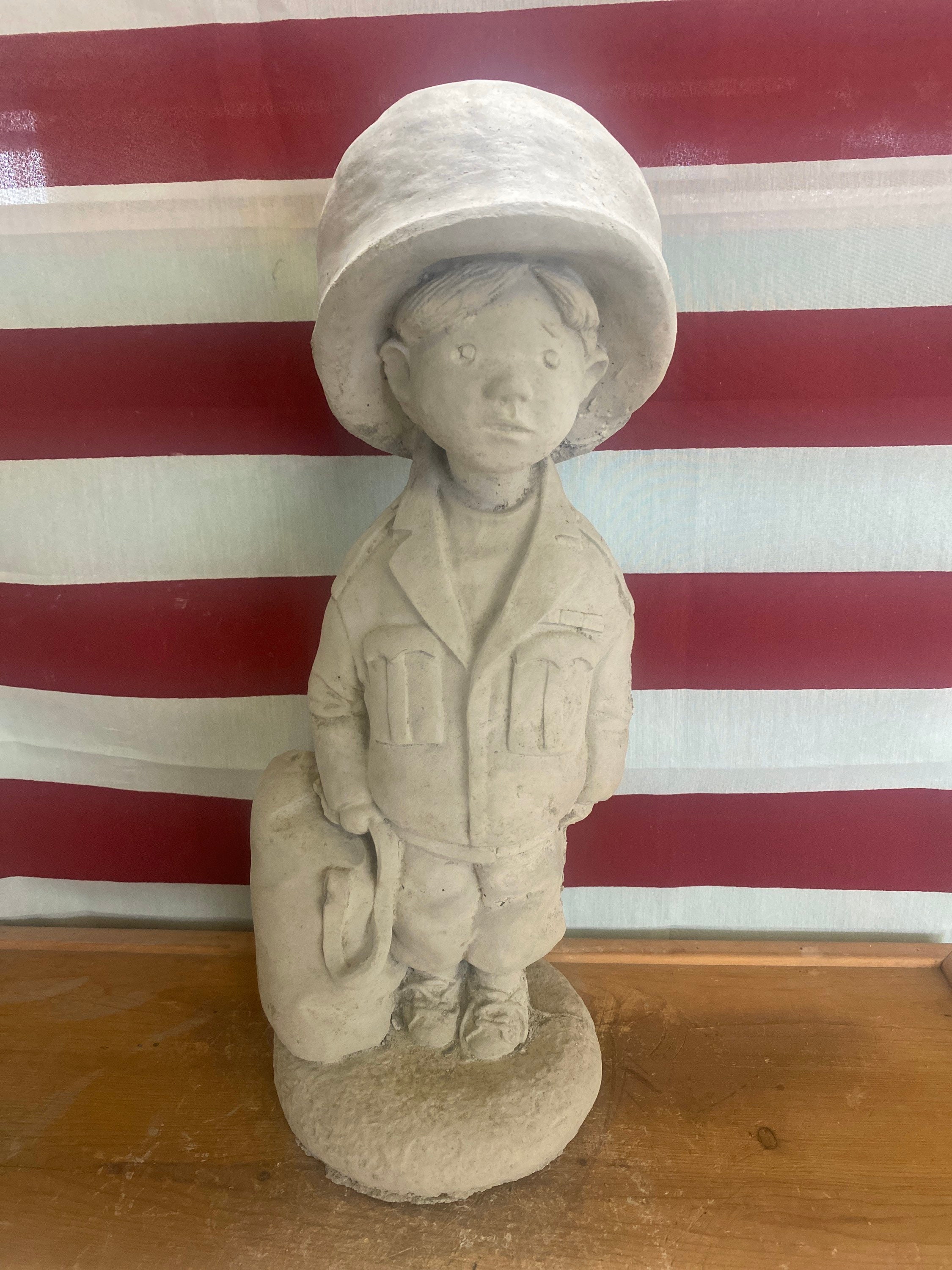 Soldier boy Concrete statue