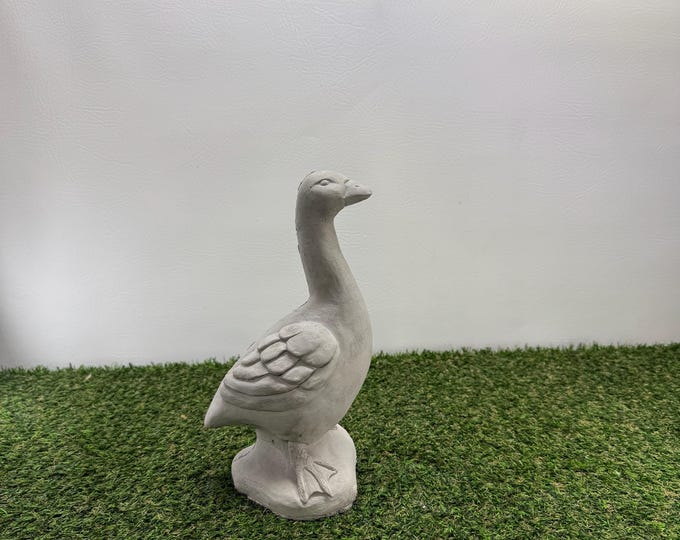 10” GOOSE CONCRETE STATUE