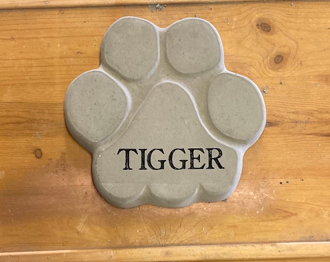 Custom stepping stone paw print
