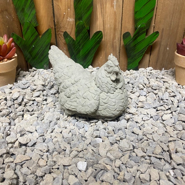 Hen, chicken concrete Statue