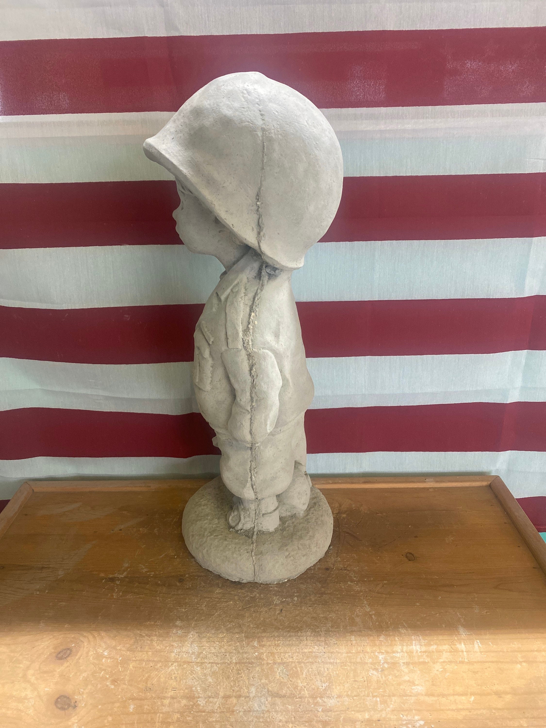 Soldier boy Concrete statue