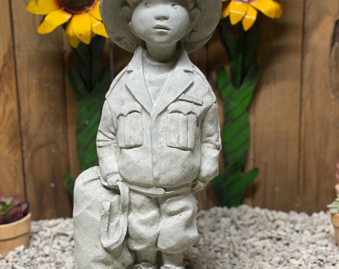 Soldier boy Concrete statue