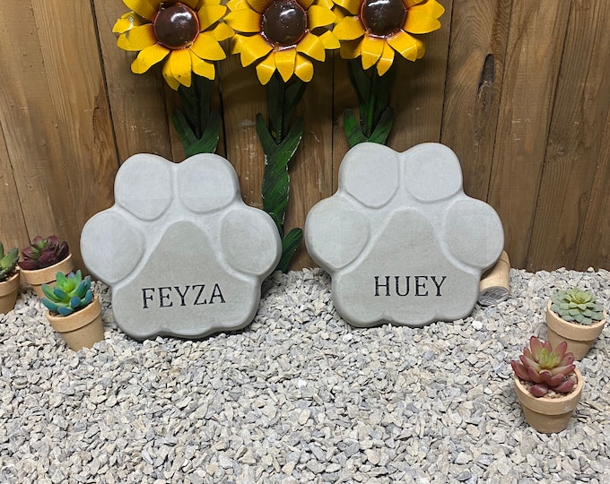 Custom engraved pet paw print stepping stone, dog / cat memorial stone, pet headstone
