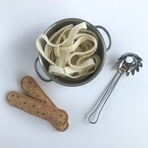 Pasta and Breadstick|Fettuccine|Spaghetti|Felt Food|Play Food|Pretend Food|Kids Play Food|Pretend Play|Play Kitchen|Dinner|Felt Play Food