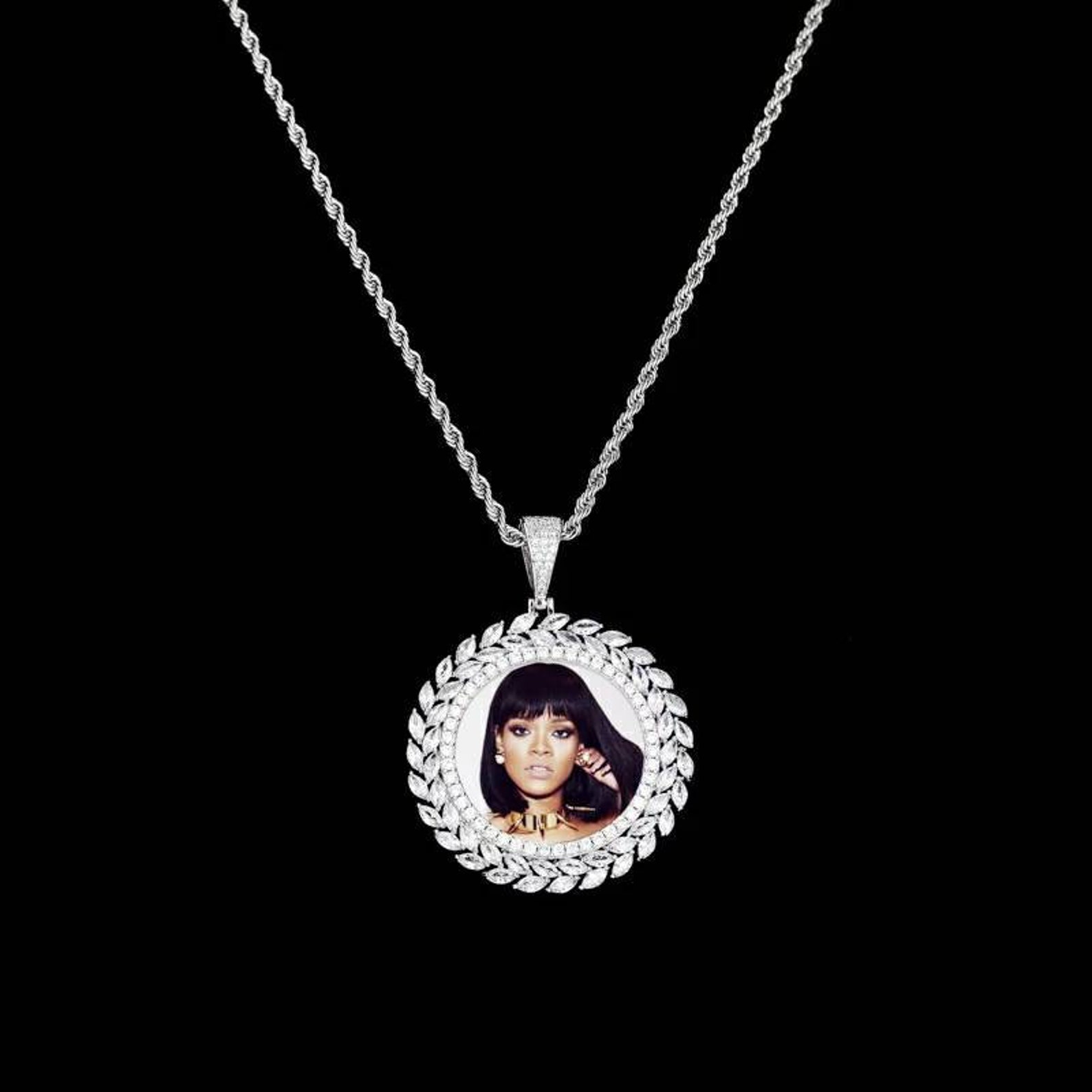 Round Memory Picture Necklace Custom Photo Medallion Pendant Etsy
