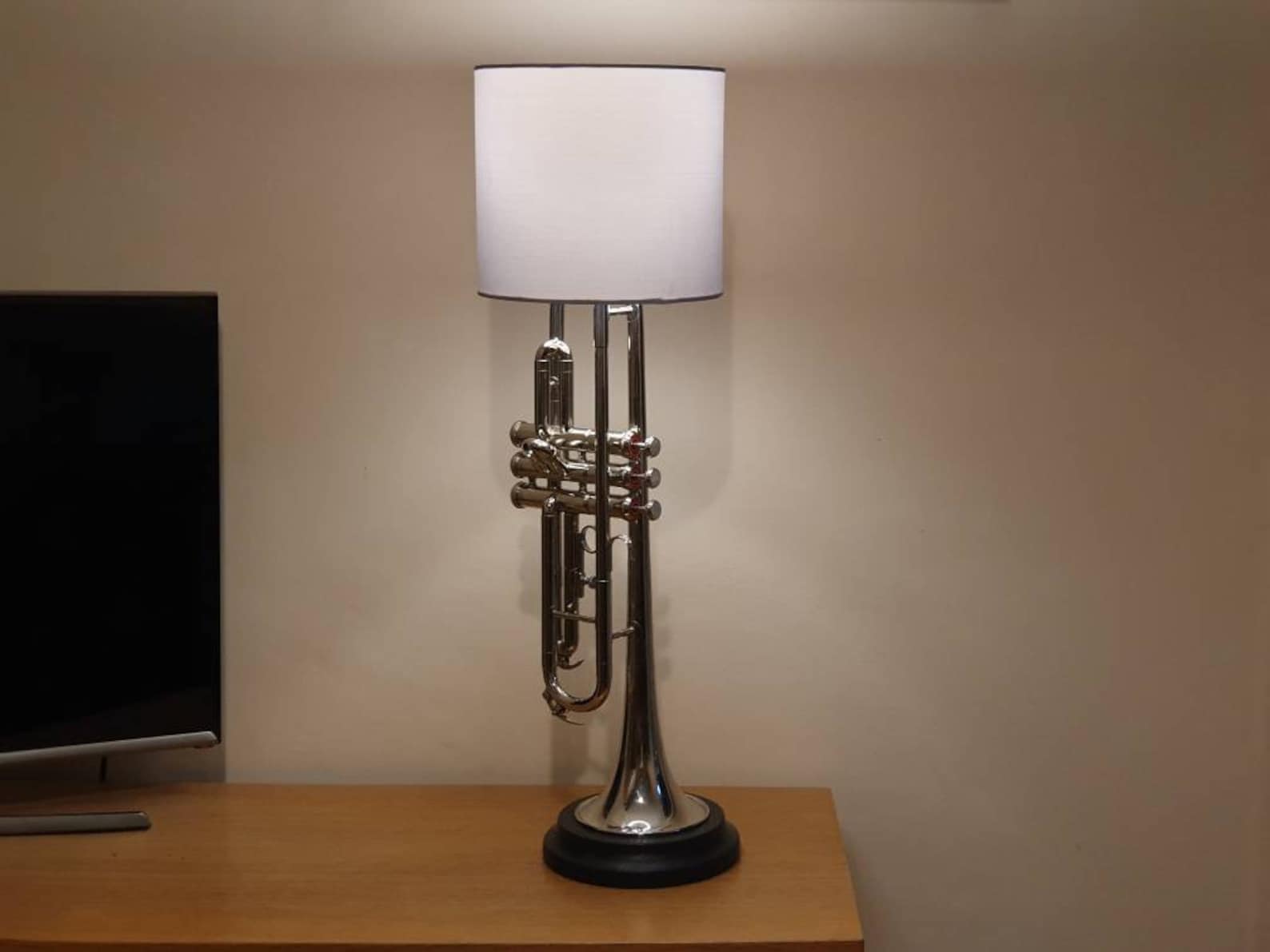 NEW STOCK Silver trumpet lamp with round black satin base Etsy