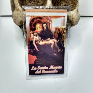 Biglietto di preghiera laminato di Santa Muerte. La Santa Muerte del consuelo