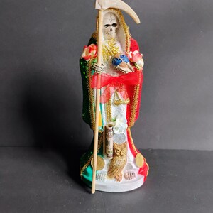 Santa muerte tres colores Heiliger Tod weiß rot grün präparierte Statue