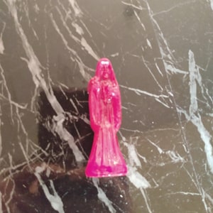 Santa Muerte red statue 2.5 inch amuleto