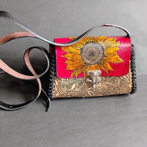 Auténtico y hermoso bolso de cuero mexicano Ilumina, hecho a mano y pintado. Nuevo.