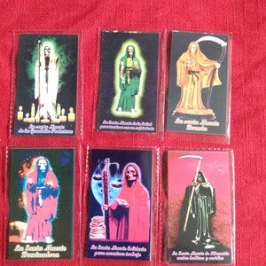 Santini di preghiera laminati di Santa Muerte