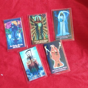 Santini di preghiera laminati di Santa Muerte