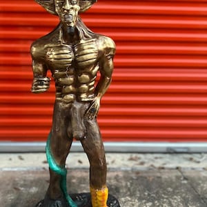 Satan luzbel Satanas devil demon  statue gold dorado
