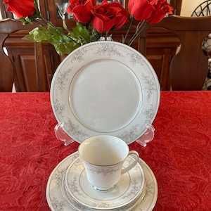 Noritake Sweet Leilani Place Setting