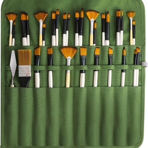 32 paint brushes from 7 series and 1 pen holder