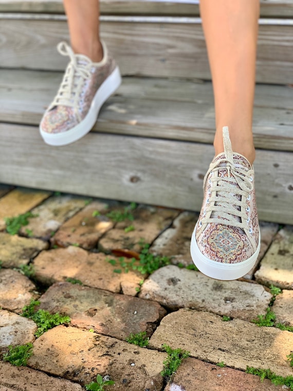 Discover 204+ boho sneakers super hot