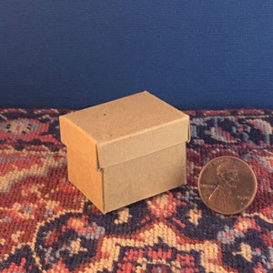 kit de huit boîtes de rangement miniatures en carton à l'échelle 1:12
