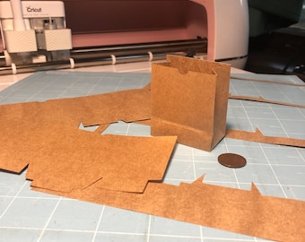 miniature grocery bag in 1:6 scale SVG file