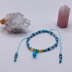 Bracelet de perles bleu clair avec jais