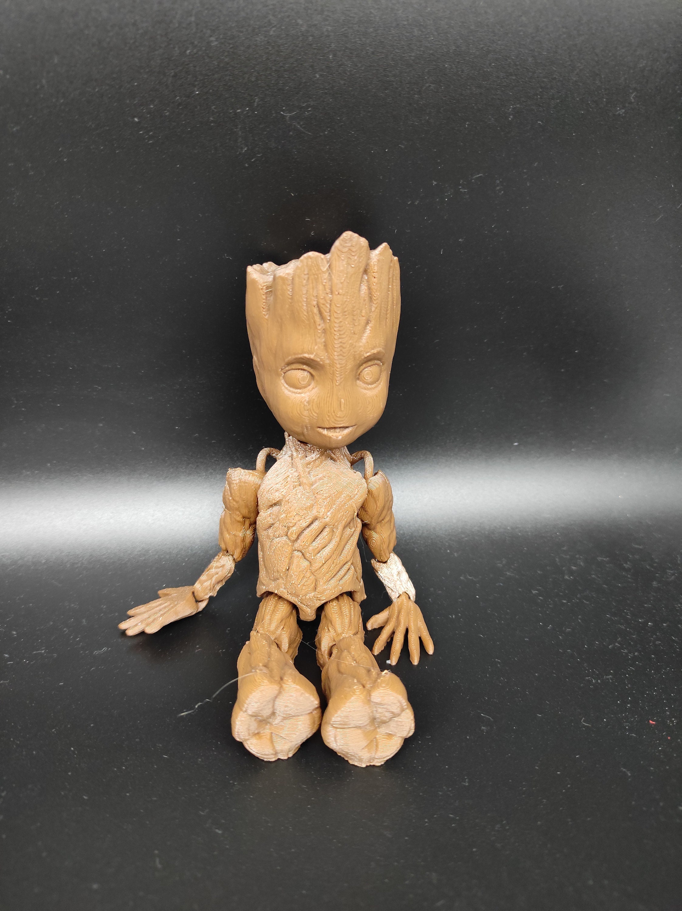 Baby Groot Sentado Figura Impresa En 3d Excelente 20cm