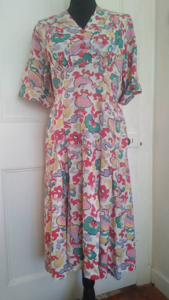 Stunning 1940s colourful novelty print dress