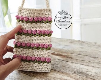 Hand-Crocheted Mobile Pouch with Rosebud Detail | 3d Rose buds