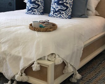 Lana Pom-Pom Blanket