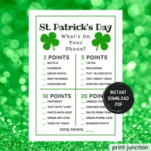 Könnte beinhalten: Druckbare St. Patrick's Day Spielkarte mit einem grünen Kleeblatt-Design. Die Karte enthält eine Liste von Gegenständen, die auf Ihrem Telefon zu finden sind, und Punkte, die jedem Gegenstand zugewiesen werden. Das Spiel beinhaltet Gegenstände wie Netflix, TikTok, Instagram und mehr. Die Karte enthält auch eine Option zum sofortigen Download für ein PDF.