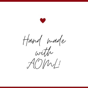 Puede incluir: Un juego de tres tazas de cer&aacute;mica con un acabado mate moteado. Las tazas son de color crema, gris claro y gris oscuro. Cada taza tiene un dise&ntilde;o simple y minimalista y un asa redondeada.