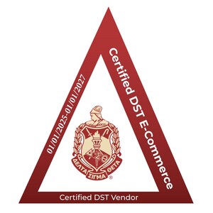 Puede incluir: Un tri&aacute;ngulo granate con el texto "Certified DST E-Commerce" y "Certified DST Vendor". Dentro del tri&aacute;ngulo hay un escudo con las letras griegas Delta, Sigma y Theta, y las fechas 01/01/2025-01/01/2027.