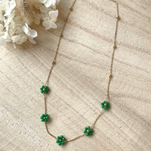 Collier CLARIS collier doré en acier inoxydable avec petites fleurs en perles idée cadeau femme cadeau de Noël collier fleurs image 5