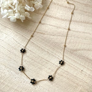 Collier CLARIS collier doré en acier inoxydable avec petites fleurs en perles idée cadeau femme cadeau de Noël collier fleurs Noir