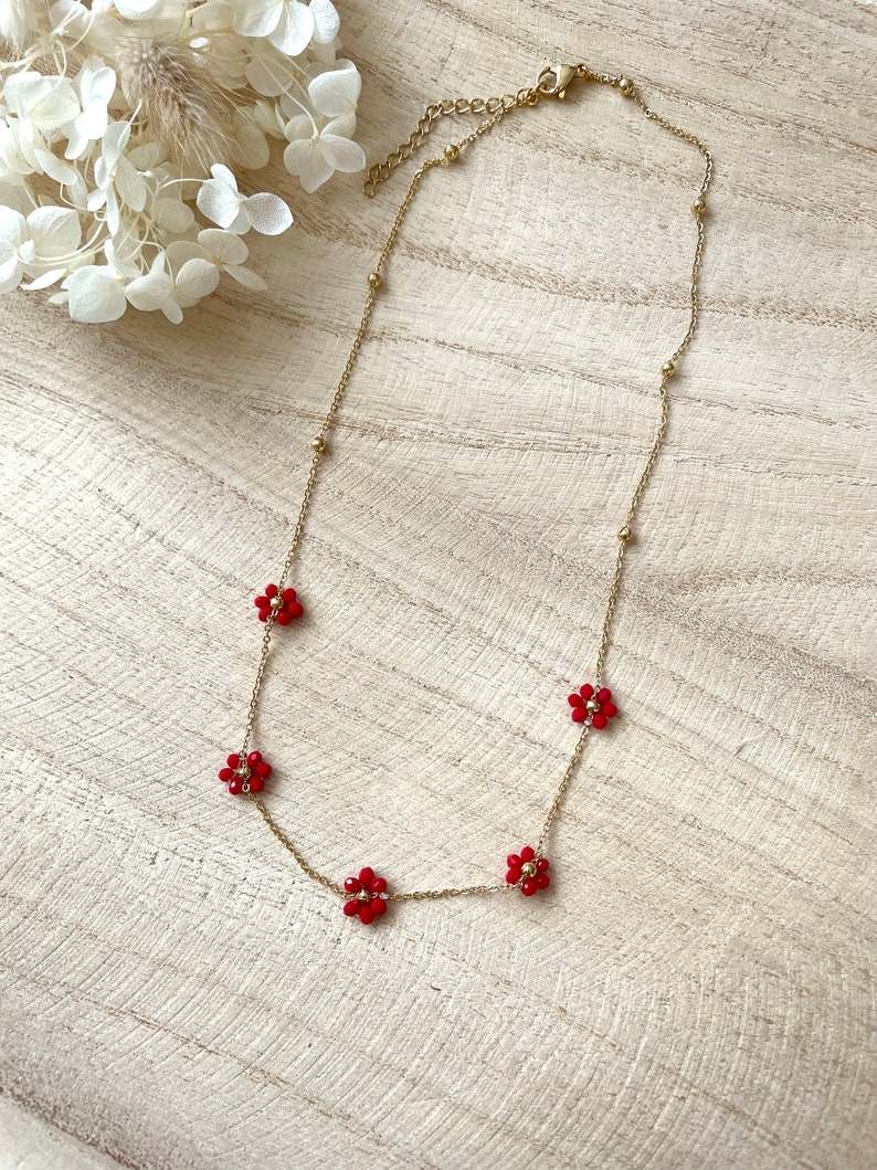 Collier CLARIS collier doré en acier inoxydable avec petites fleurs en perles idée cadeau femme cadeau de Noël collier fleurs Rouge
