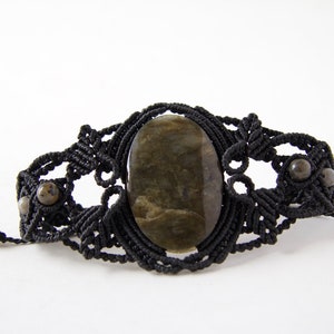 Macrame bracelet