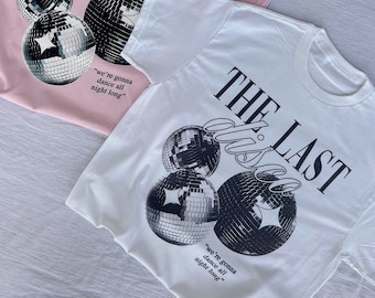 The Last Disco Bachelorette Tees // Camisas de fiesta de moda de Bach // Camisetas de despedida de soltera disco // Camisas estéticas para novia y fiesta nupcial