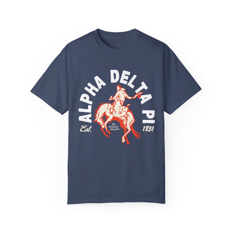 Camiseta Alpha Delta Pi Bronco Comfort Colors // Camiseta estética de hermandad occidental // ADPi, Camisa de hermandad de moda Alpha Delta Pi imagen 2