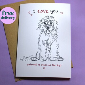 Divertida tarjeta de aniversario de Labradoodle, te amo (casi tanto como al perro) / Tarjeta divertida para novia/novio para amantes de los perros